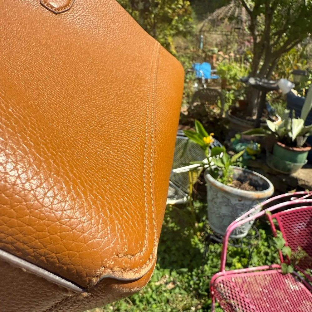 Tory Burch‎ Perry Tote Tan Pebbled Leather Brown Pink Interior Gold Logo Bag